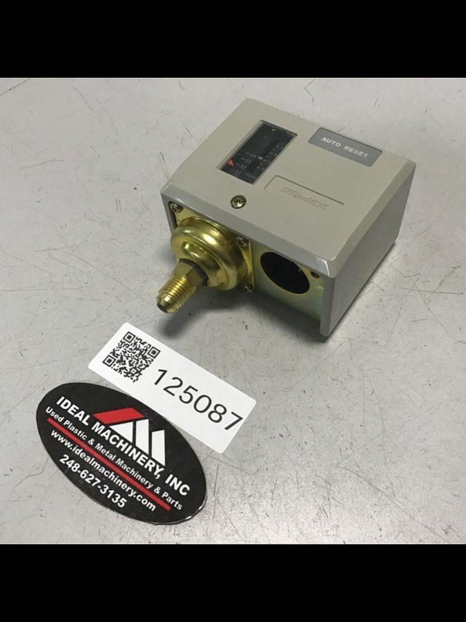 Used SAGINOMIYA SEISAKUSHO Pressure Sensor SNS-C106Y193 USED