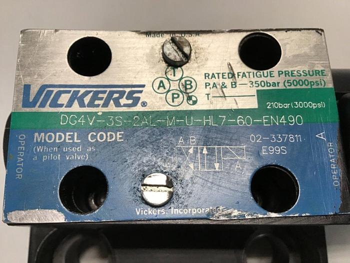 Used VICKERS Directional Valve DG4V-3S-2AL-M-U-HL7-60-EN490 #144583
