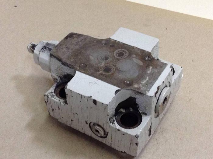 Used VICKERS Hydraulic Valve CVCS25C1S2W24510 #67809
