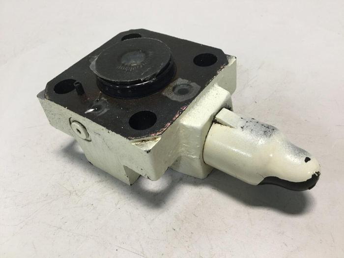 Used VICKERS Hydraulic Valve CVCS25C1S2W24510AP10 #104537