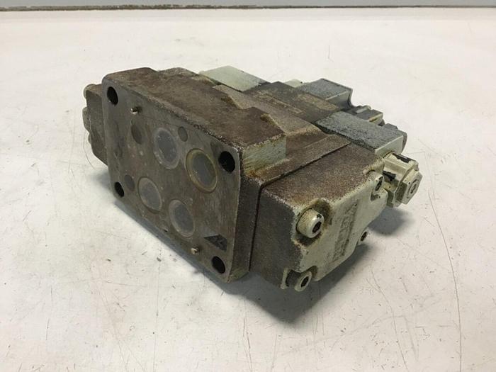 Used YUKEN Directional Valve DSHG-04-3C12-ET-D24-5033 #141107
