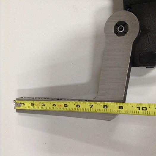 Used DESTACO Pneumatic Hold Clamp 994MAL-046M-90A-97-33-DS #90097