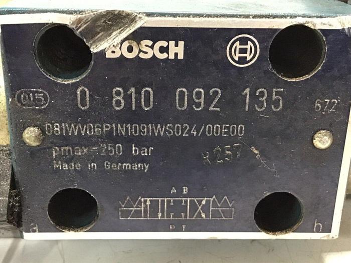 Used BOSCH Hydraulic Valve 0 810 092 135 #134289