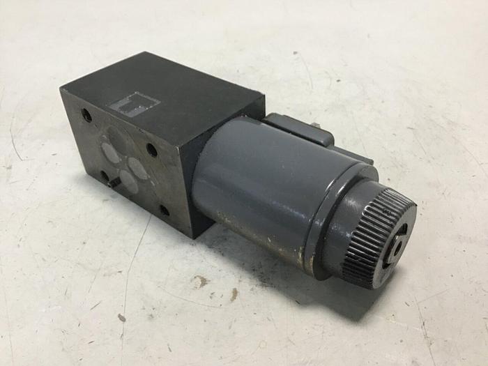 Used VICKERS Valve DG4V3S22AMUHL760EN490 Used