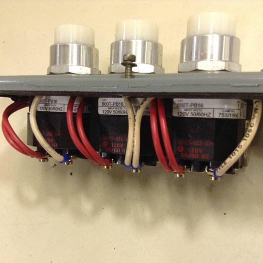 Used ALLEN BRADLEY Push Button Enclosure 800T-6TZM11 SER T #69408