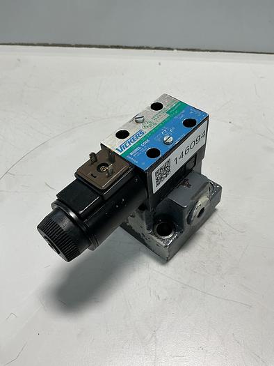 Used VICKERS DG4V-3S-2A-M-U-HL7-60-EN490