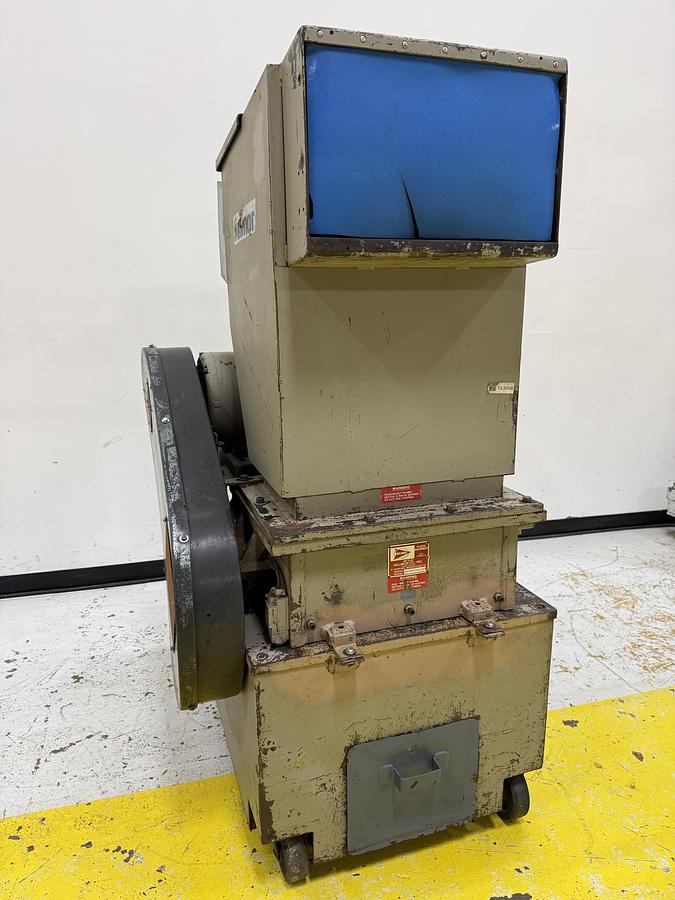 Used DNL / needs to be cleaned NELMOR Grinder Granulator G1220P 1 USED