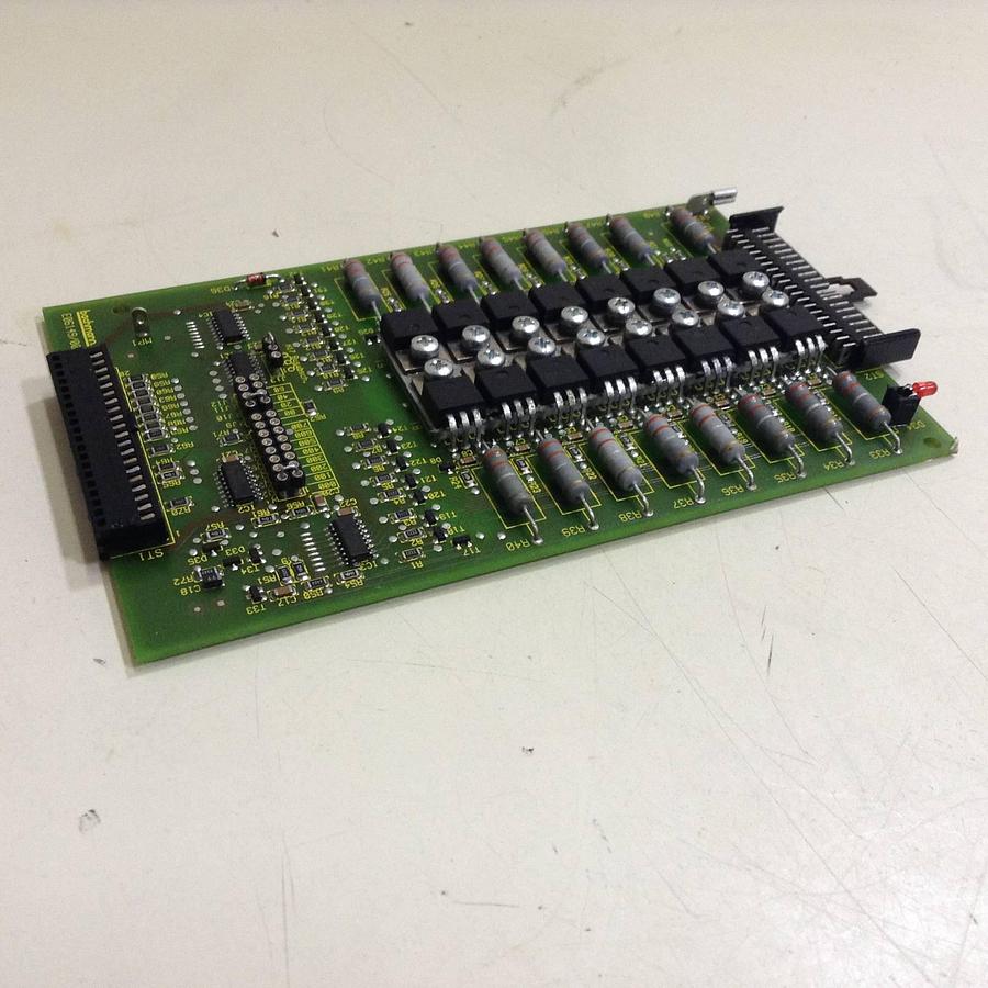 Used BACHMANN ELECTRONIC Output Card CA16/P2.5S E06149/00 USED