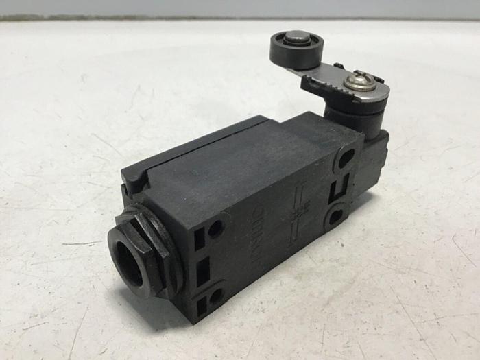 Used OMRON Limit Switch D4N-1122 #121655