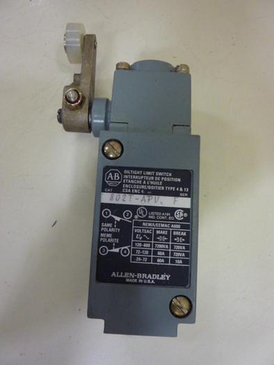Used ALLEN BRADLEY Oiltight Limit Switch 802T-APV SER F USED #57595