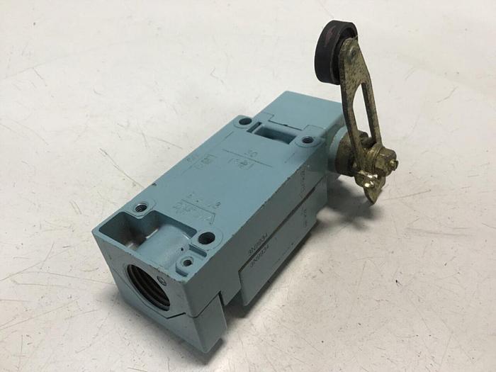 Used TELEMECANIQUE Limit Switch XCK-J-H7 #121857