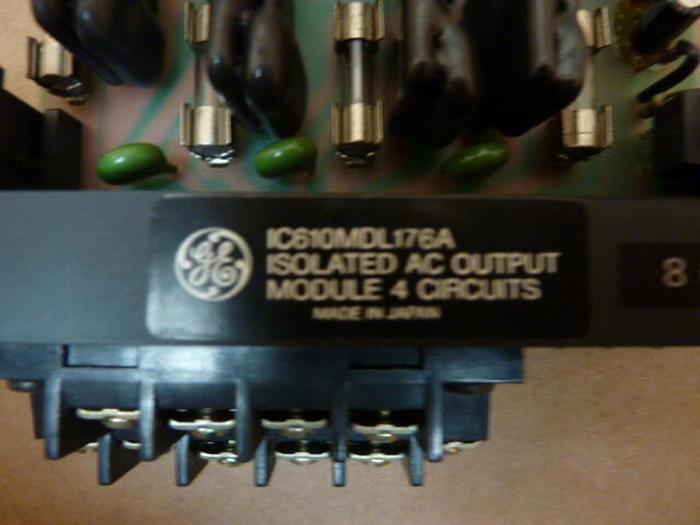 Used GENERAL ELECTRIC / GE AC Output Module IC610MDL176A #27647