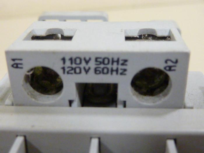 Used ALLEN BRADLEY Contactor 100-C12.10 SER A #53719