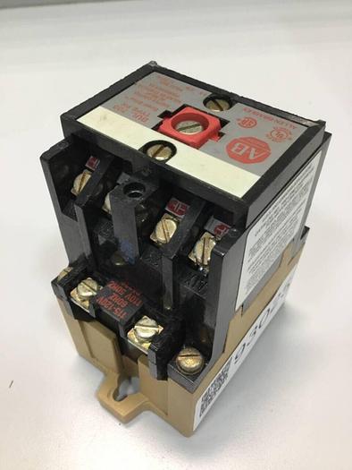 Used ALLEN BRADLEY Master Control AC Relay 700-PK400A1 SER B #93025
