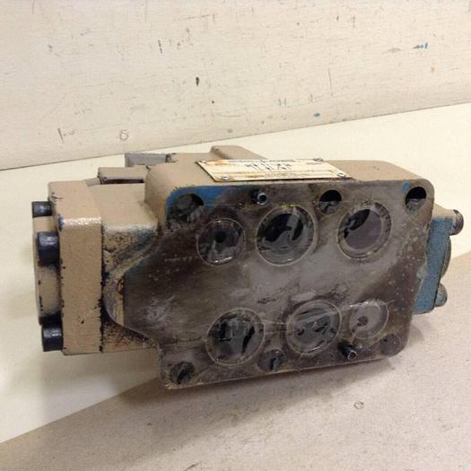 Used VICKERS Directional Control Valve DG4V-3-2A-M-WB-40 VALVE #68876