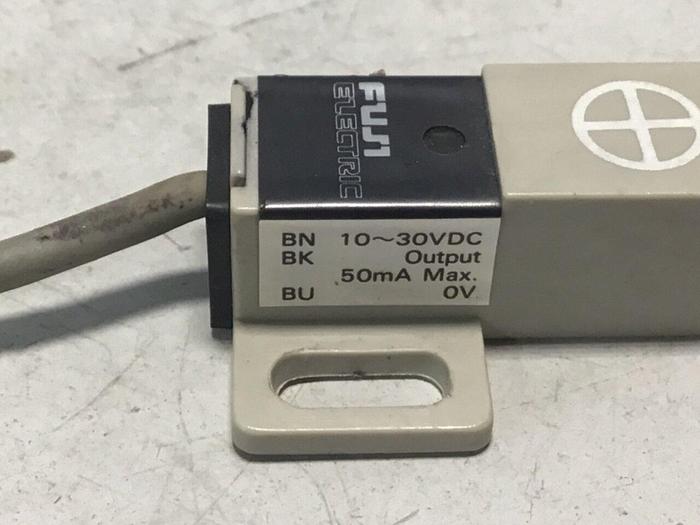 Used FUJI ELECTRIC Proximity Switch PE-B4D3 #128437