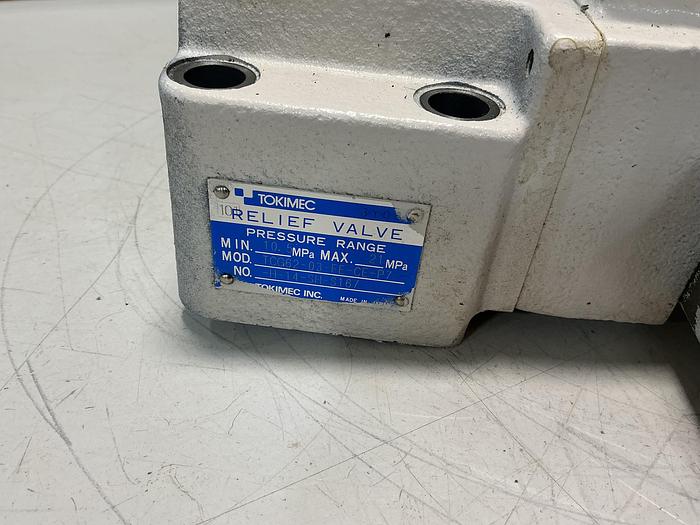 Used TOKIMEC Valve DG4VS-3-0C-M-P7-H-7-P12-52 Used