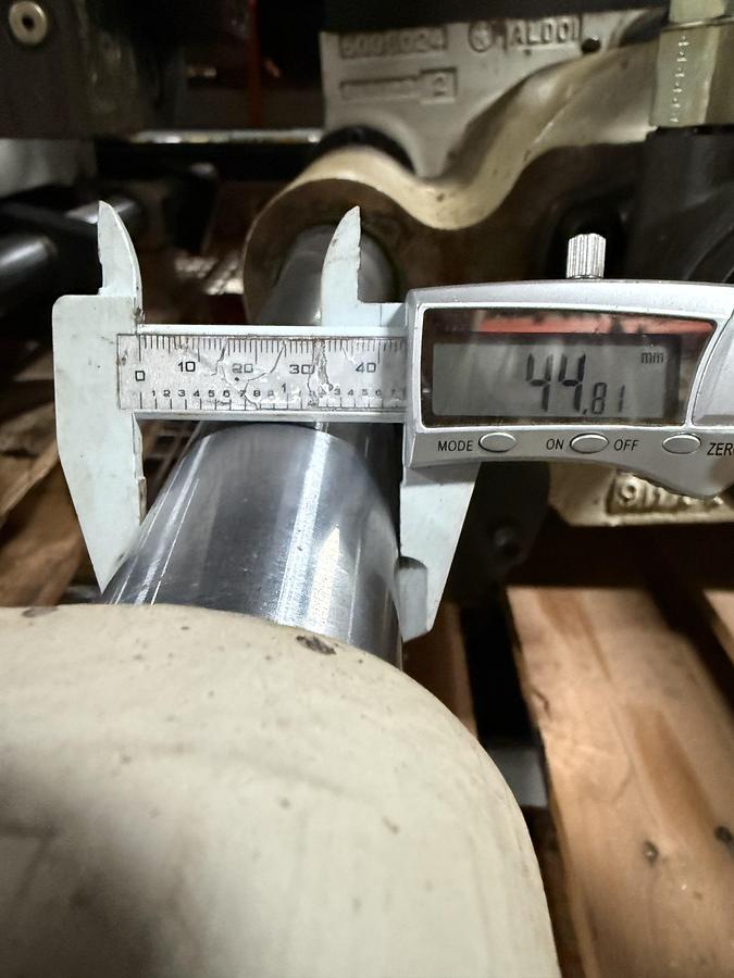 Used CINCINNATI MILACRON 2.27 Oz Injection Unit VS33-28MM / IU USED