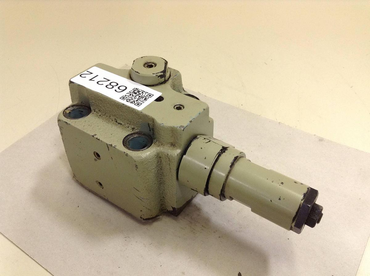 Used NACHI HLC-08-2P1R3-S-9868B