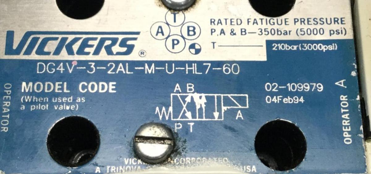 Used VICKERS Valves DG4V-3-2AL-M-U-HL7-60 USED