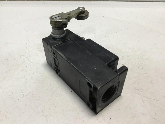 Used SQUARE D Limit Switch 9007-AEQ2724 #122131