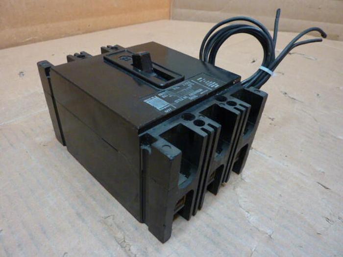 Used WESTINGHOUSE 15 Amp Circuit Breaker FB3015L #28440