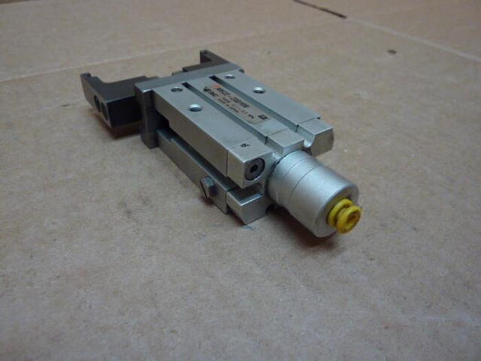 Used SMC Gripper MHZ2-20DNW #27399