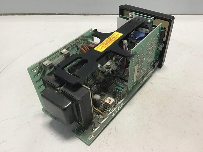 Used BARBER COLMAN Temperature Controller 585A-00016-000-0-00 #46674