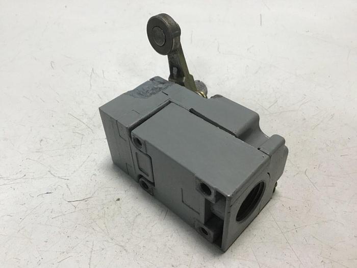 Used SQUARE D Limit Switch 9007-C52B2 #122020