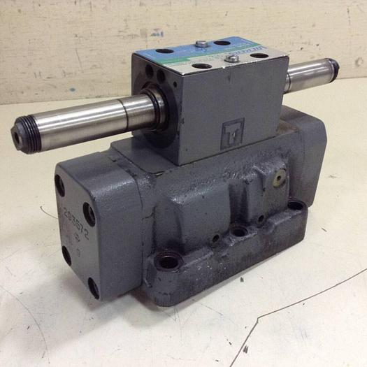 Used VICKERS Valve DG5S4-0431C-E-T-M-U-HL7-B13-60-EN502 #88272
