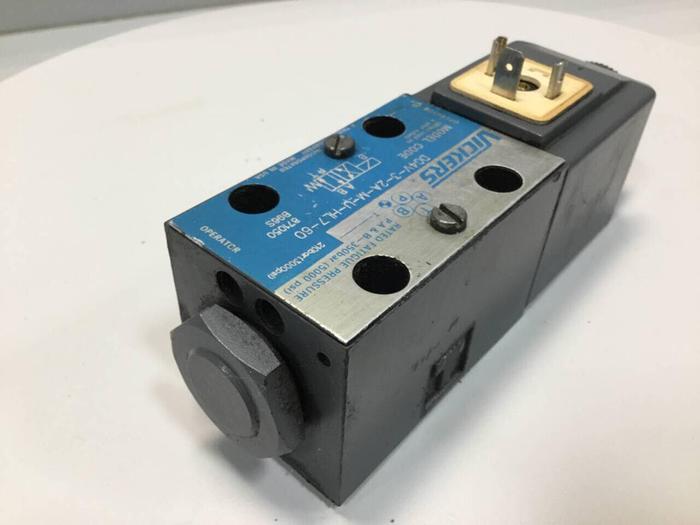 Used VICKERS Solenoid Valve DG4V32AMUHL760 Used