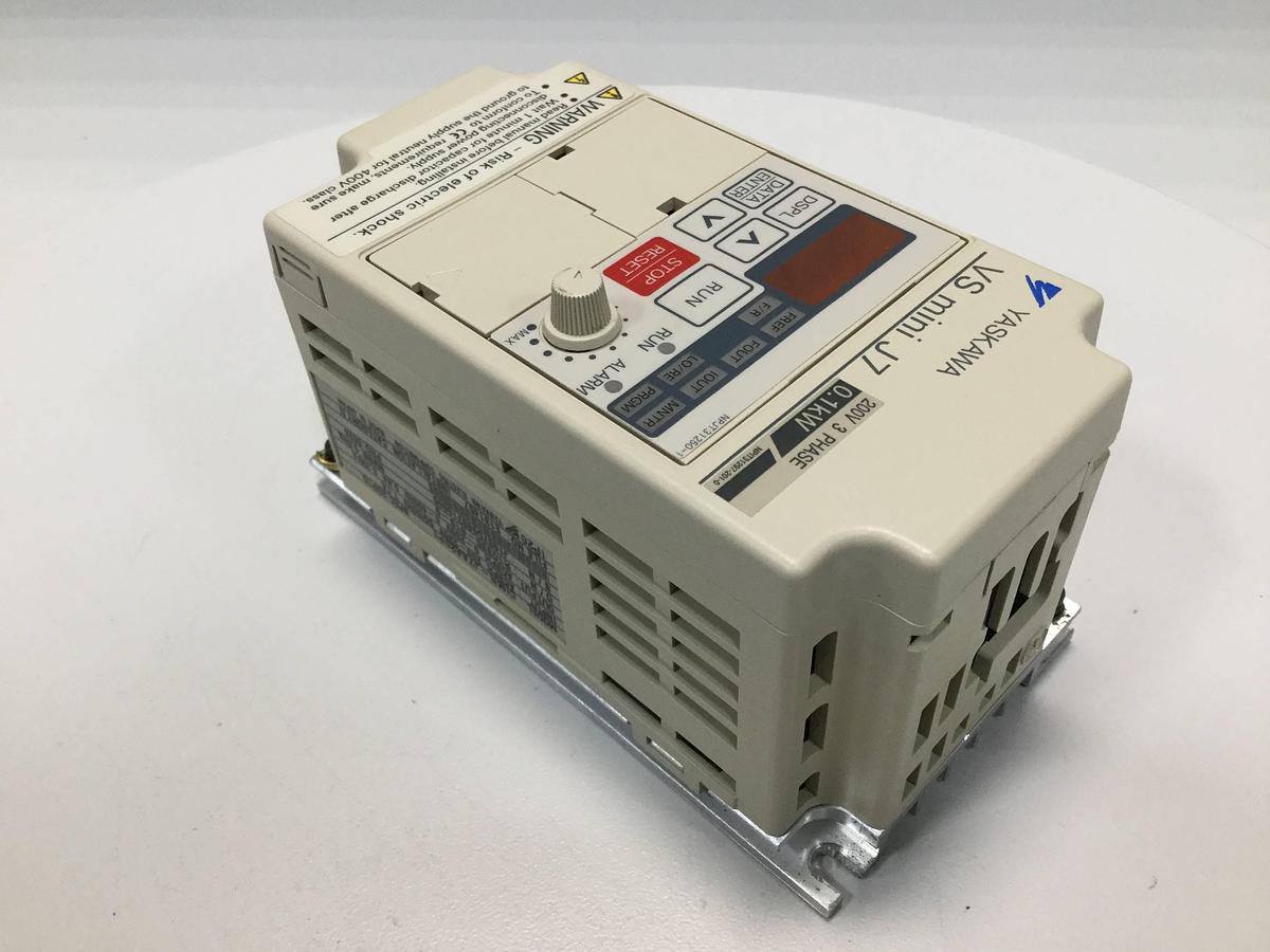 Used YASKAWA VS Mini J7 Inverter CIMR-J7AA20P1 USED
