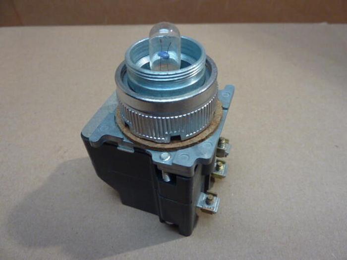 CUTLER HAMMER Push Button 10250T221 #32577 DNL SCRAPPED