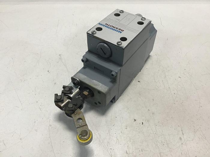 Used MANNESMANN REXROTH Solenoid Valve 54WMRC10X7031YAW #136740