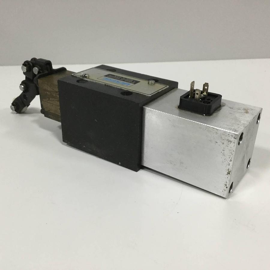 Used VICKERS Valve SDG20S4 012F 50 S553 USED
