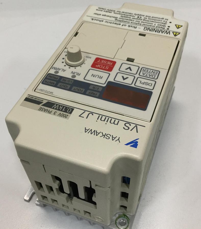 Used YASKAWA VS Mini J7 Inverter CIMR-J7AA20P1 USED