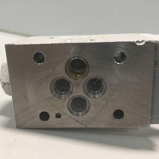 Used TOKIMEC Directional Control Valve DG20S-3-2A-P-20-S10 #97096