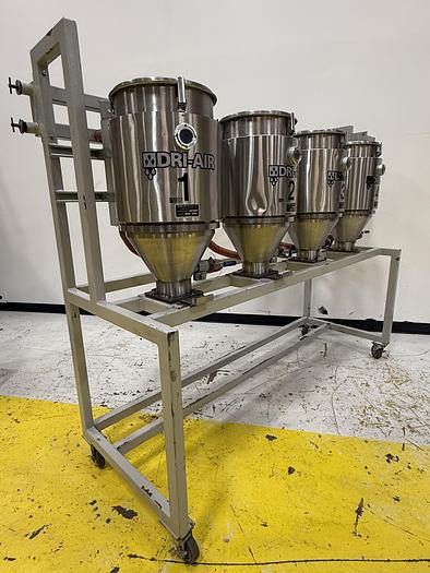 Used DRI AIR INDUSTRIES Dryer & Hopper HP4-X100 FM USED