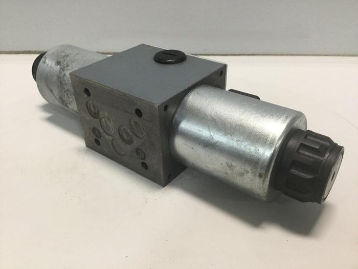 Used MANNESMANN REXROTH Valve 4WE10E6731/CG24N9Z4T08 Used