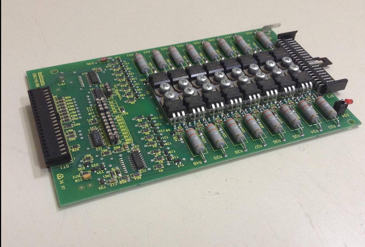 Used BACHMANN ELECTRONIC Output Card CA16/P2.5S E06149/00 USED