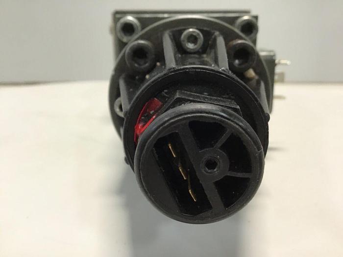 Used MANNESMANN REXROTH Proportional Flow Control Valve 4WRE10EA641224Z4M468 Used