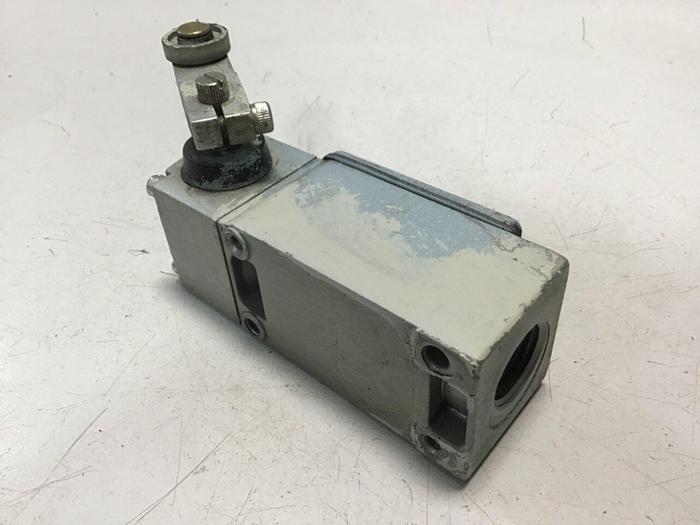 Used TELEMECANIQUE Lox-Switch C2JK05 #121845