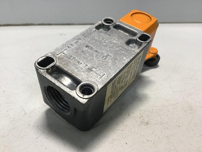 Used SIEMENS Limit Switch 3SE3170-1 #121579