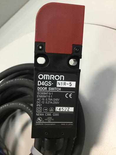 Used OMRON Door Switch D4GS-N1R-5 #103732