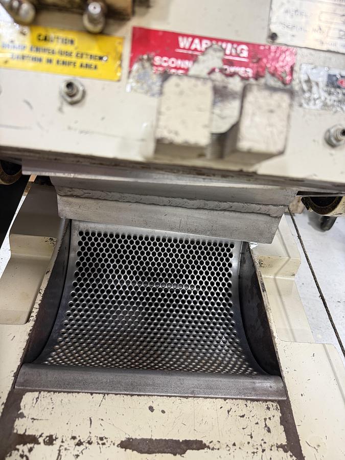 Used NELMOR G1012P1 Grinder Granulator Plastic USED #152640 needs to be cleaned
