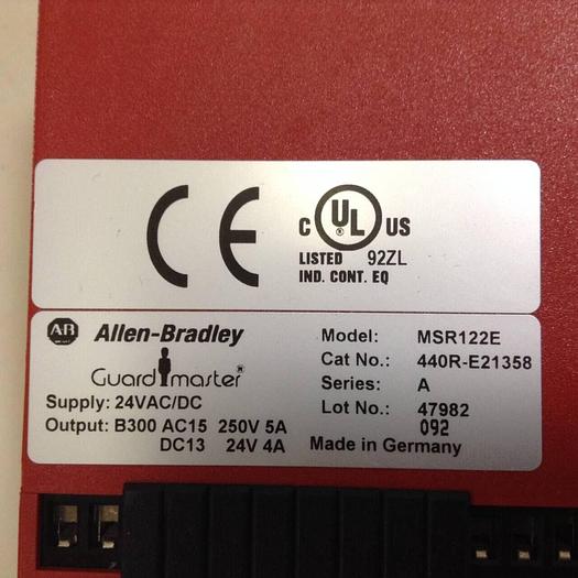 Used ALLEN BRADLEY Safety Relay 440R-E21358 SER A #70560