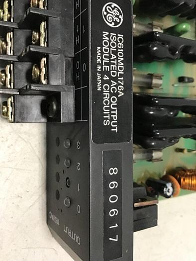 Used GENERAL ELECTRIC / GE AC Output Module IC610MDL176A #129261
