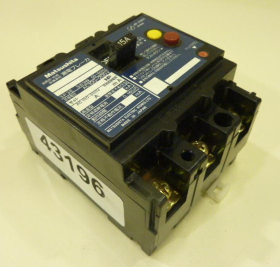Used MATSUSHITA ELECTRIC 15 Amp Circuit Breaker CONTACT196 USED
