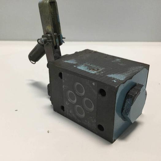Used YUKEN Directional Valve DCG-01-2B2-4018 #91738