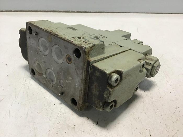 Used YUKEN Valve DSHG-04-3C4-T-D24-50142 #135670